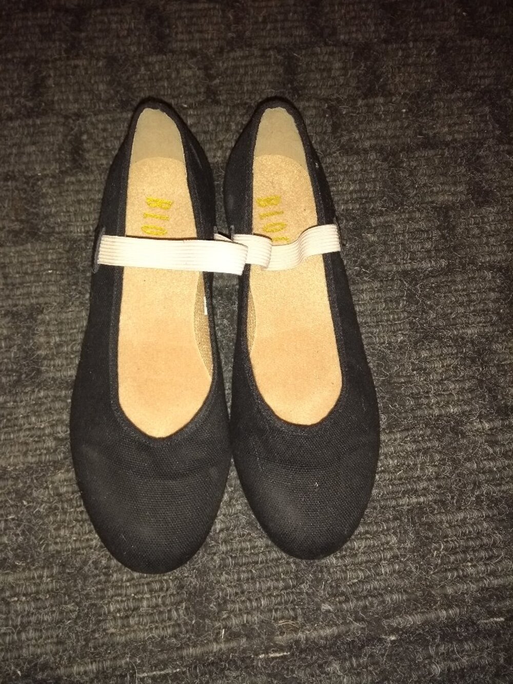 Bloch Character Dance Shoes-6L